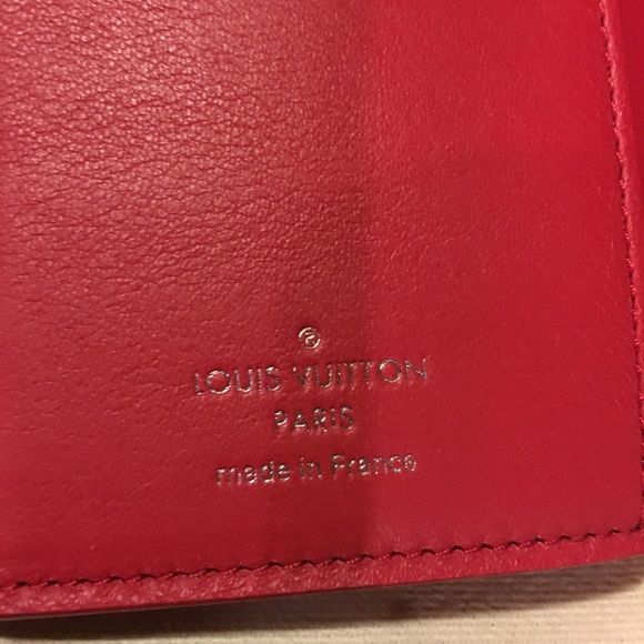 [SOLD] Louis Vuitton Capucines Compact Wallet - Picture 6 of 8